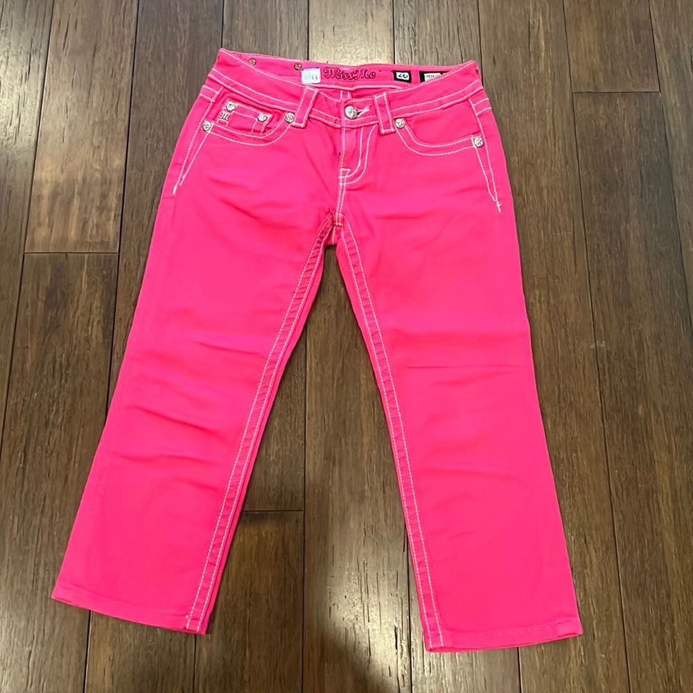 Miss me cuffed capri red size 26!